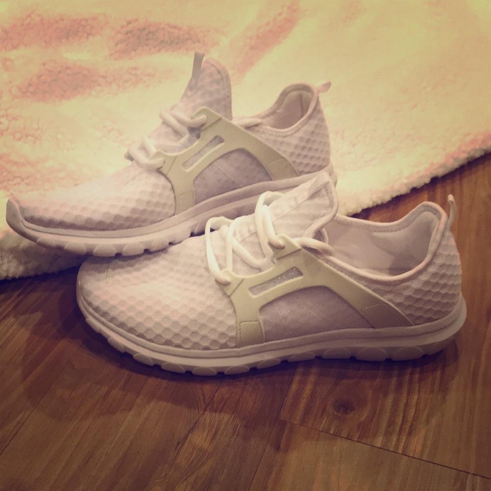 C9 cushion fit tennis shoes